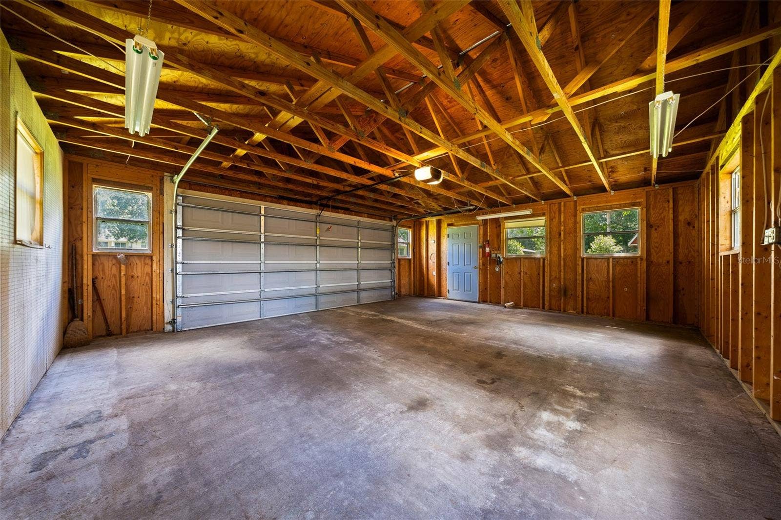 130 SW 69TH STREET, Ocala, FL 34476 Garage