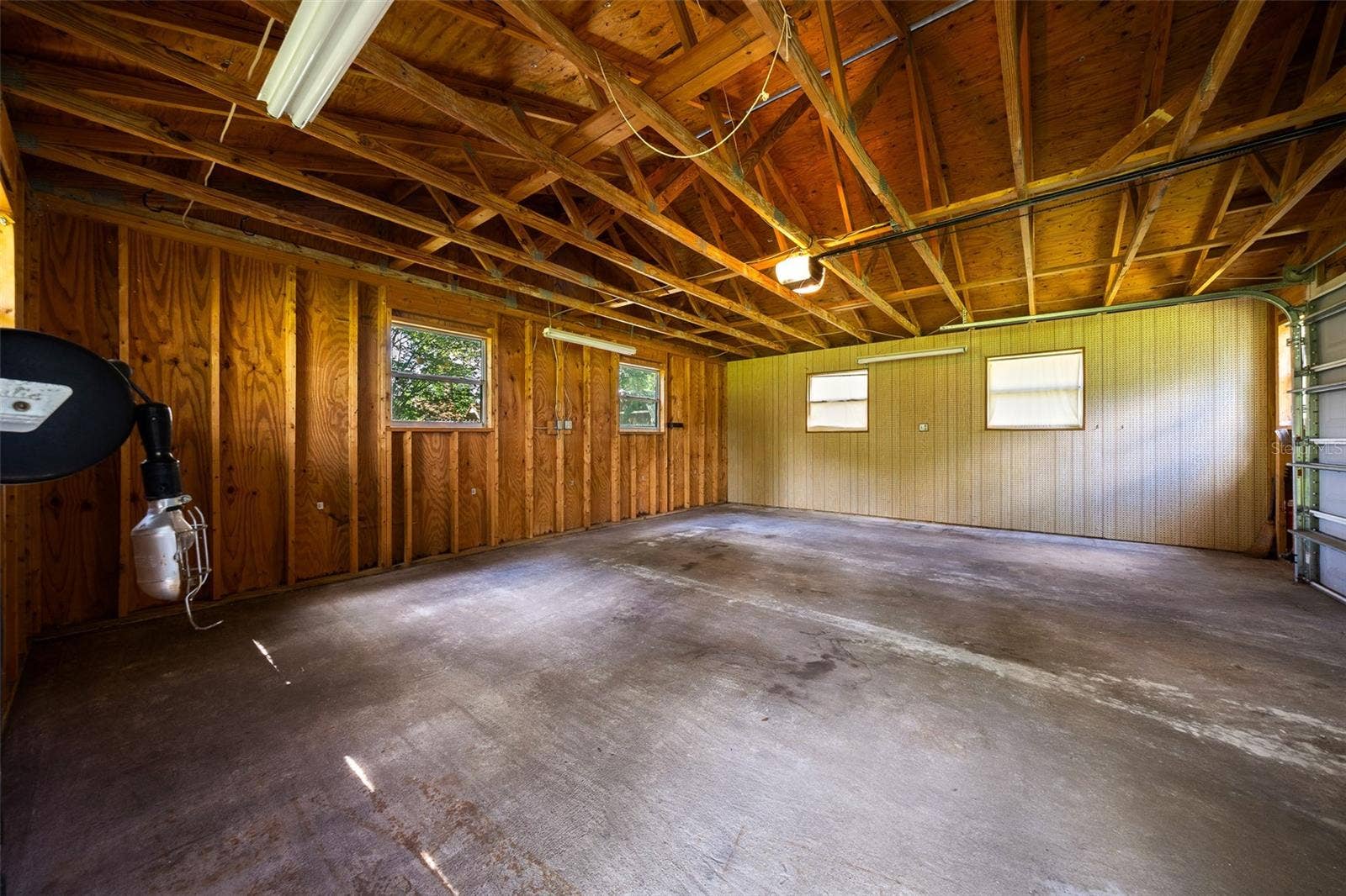 130 SW 69TH STREET, Ocala, FL 34476 Garage