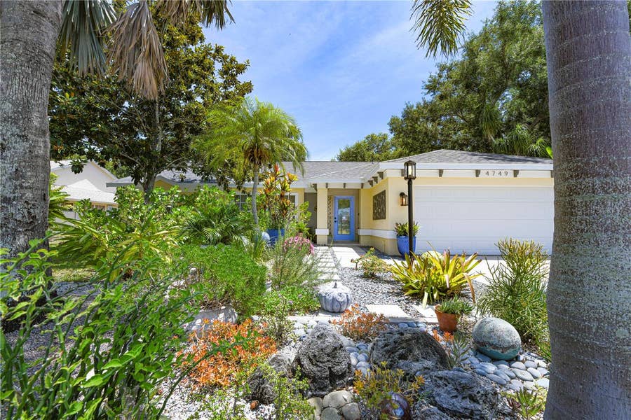 Property photo for 4749 HAMLETS GROVE DRIVE, Sarasota, FL