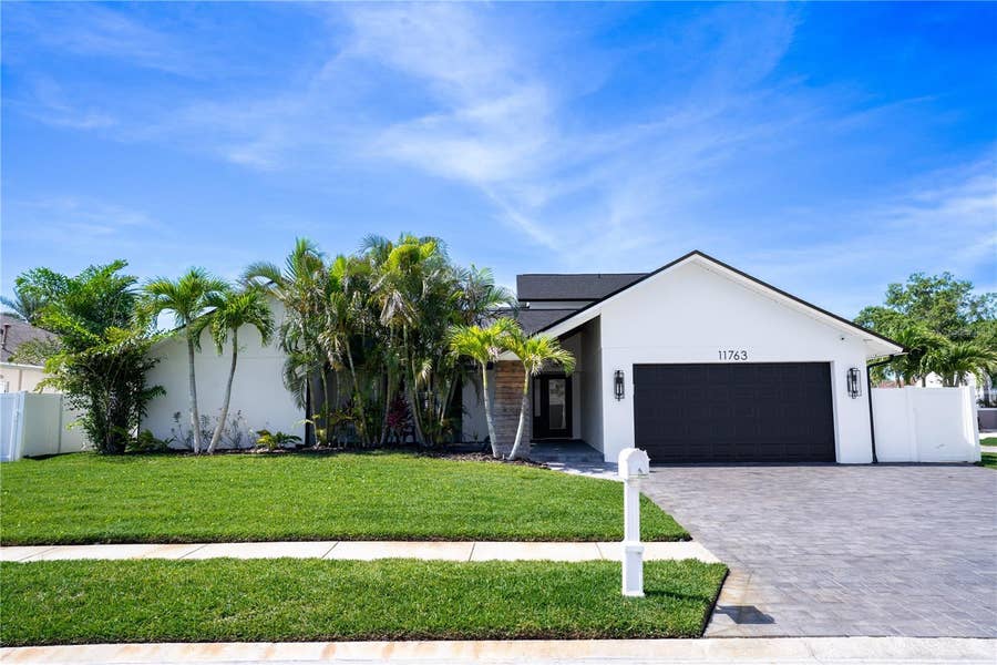 Property photo for 11763 HARBORSIDE CIRCLE, Largo, FL