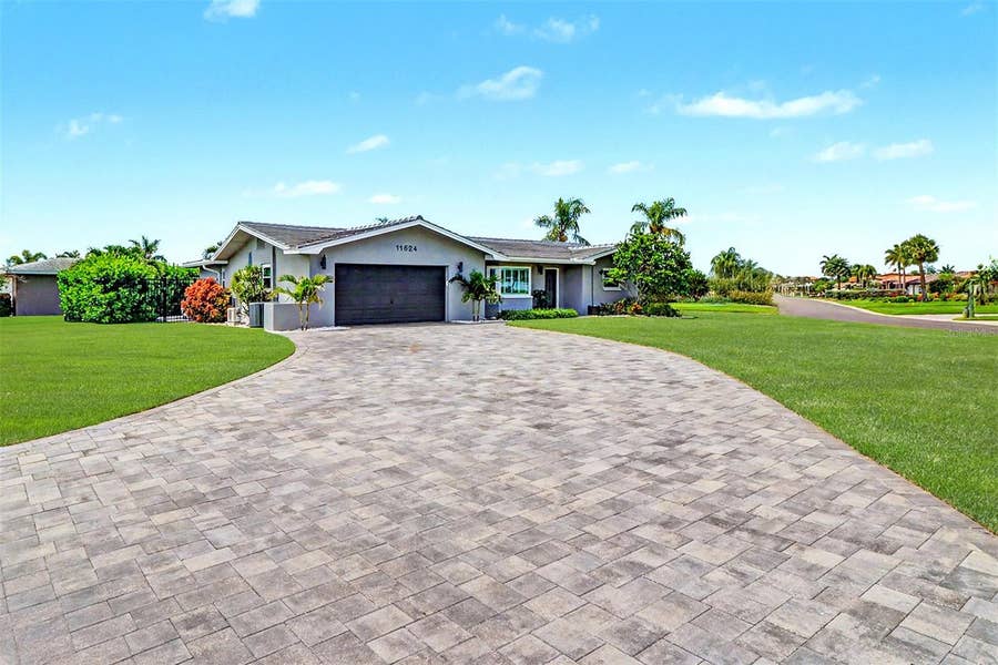 Property photo for 11624 GROVE STREET, Seminole, FL