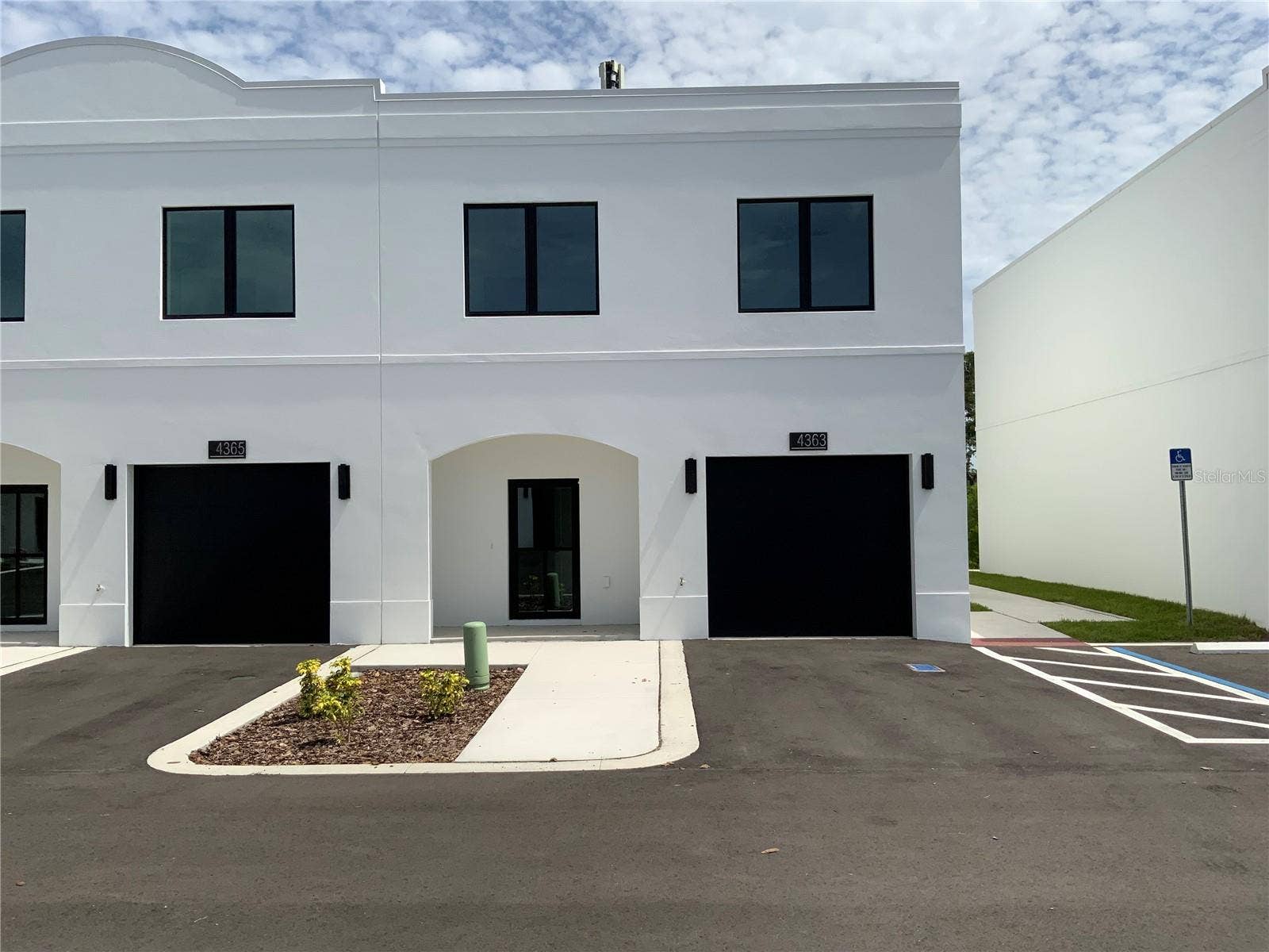 4363 CAMBIO GARDENS COURT, Tampa, FL 33610 4363 CAMBIO GARDENS COURT, Tampa, FL 33610