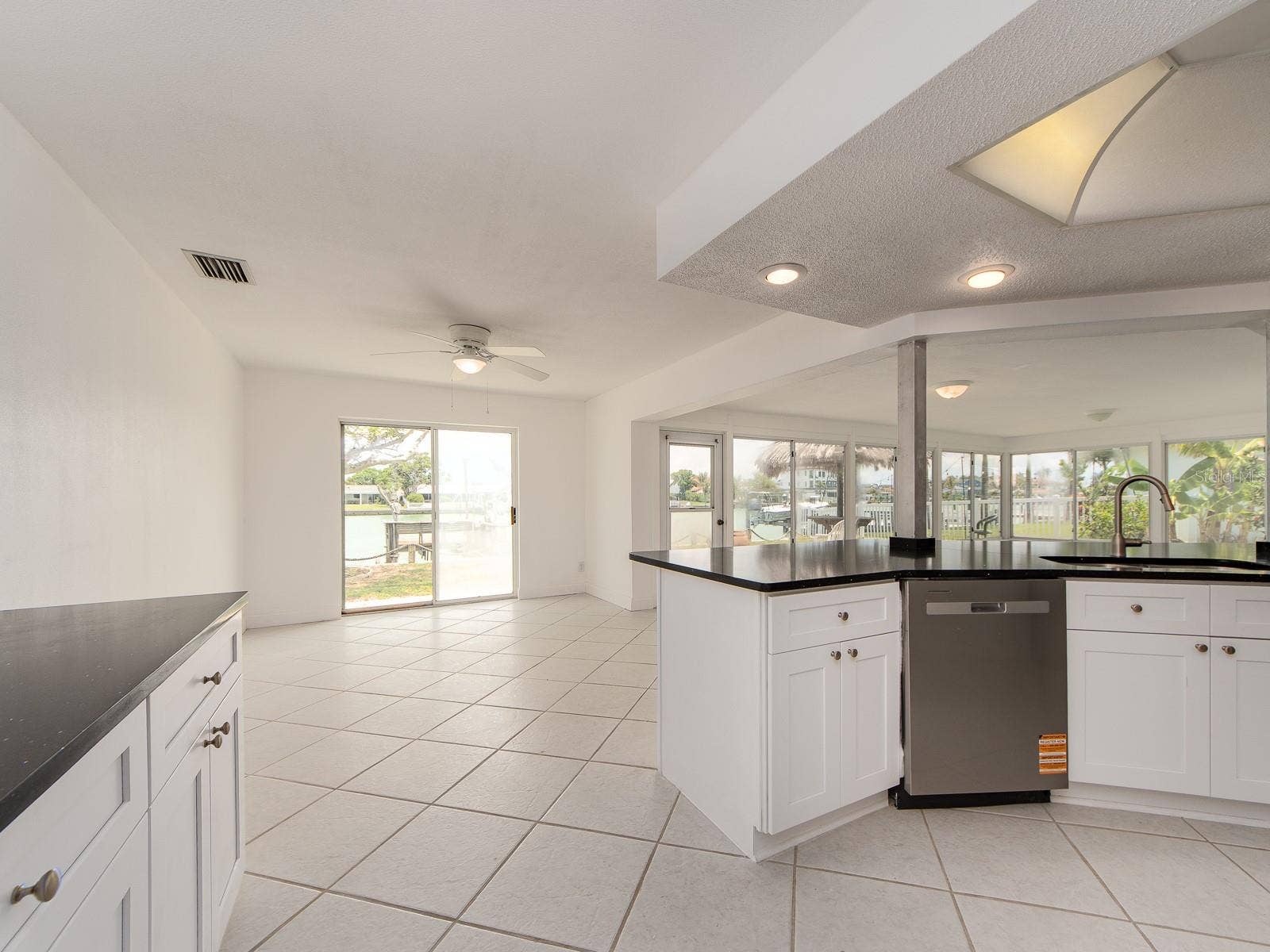 720 115TH AVENUE, Treasure Island, FL 33706