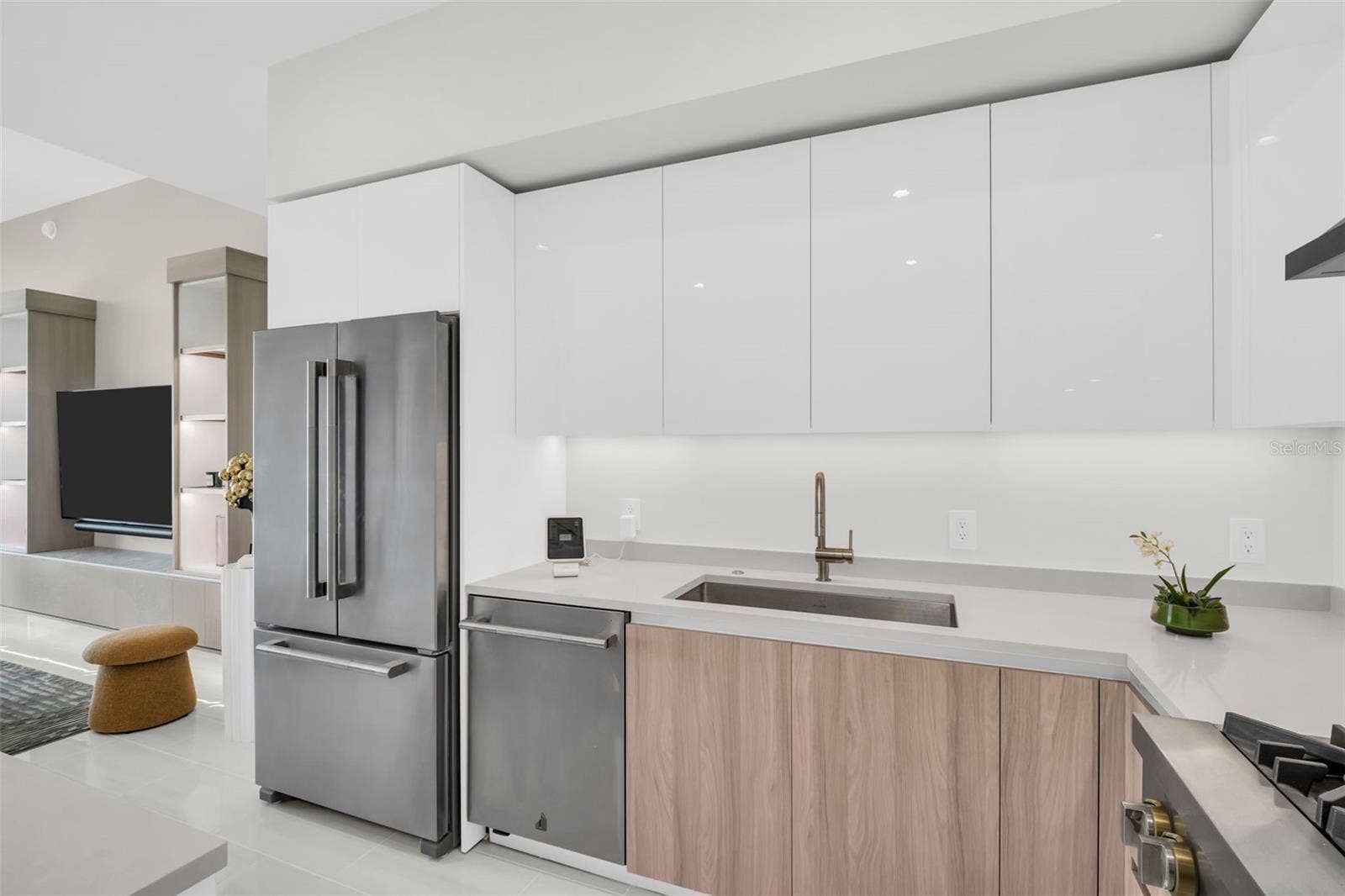 400 CENTRAL AVENUE, #2705, St Petersburg, FL 33701 400 CENTRAL AVENUE, #2705, St Petersburg, FL 33701