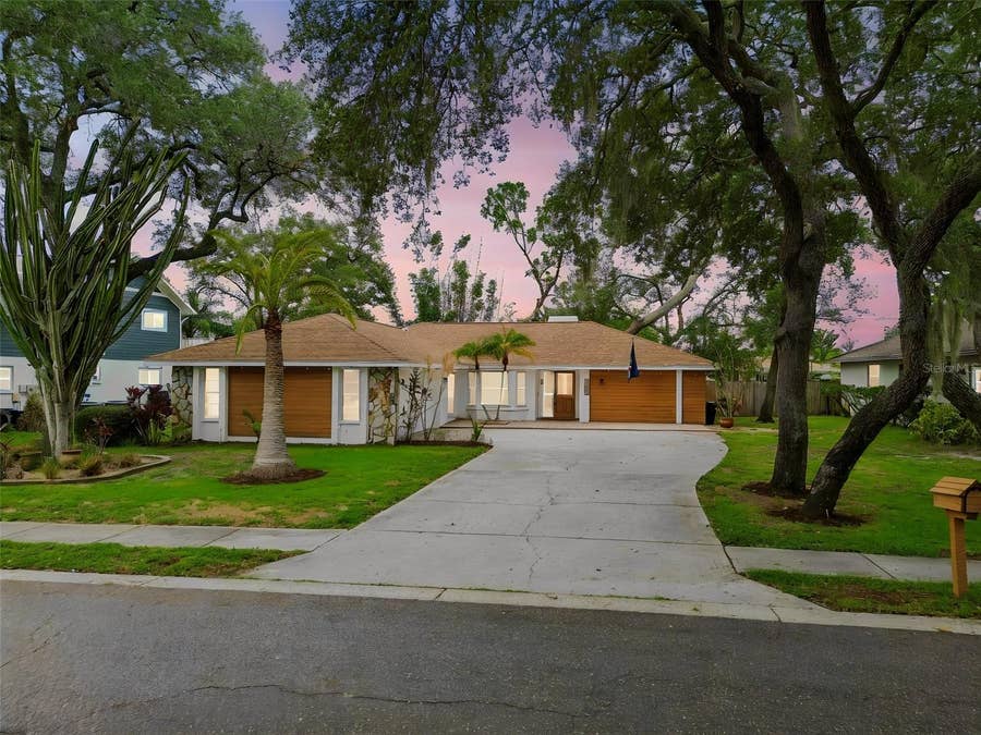 Property photo for 1425 POINSETTIA AVENUE, Tarpon Springs, FL