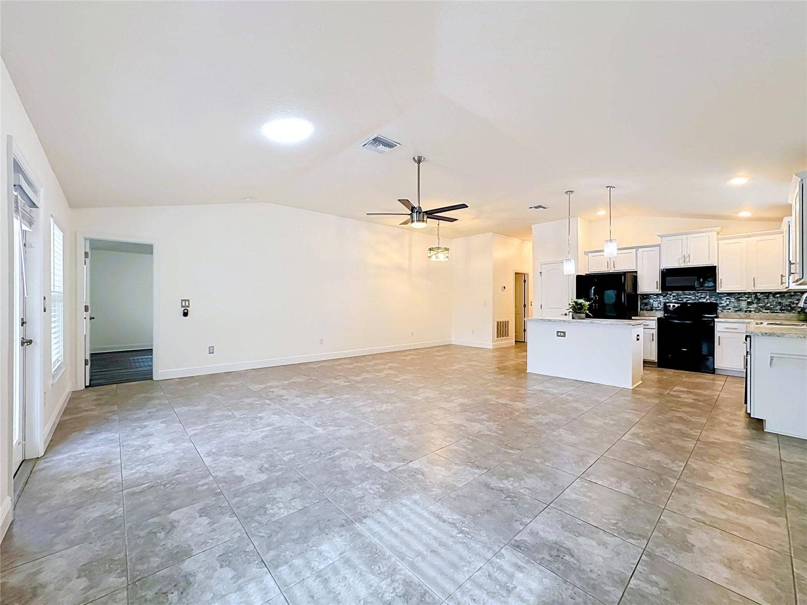 9210 52ND AVENUE E, Palmetto, FL 34221 9210 52ND AVENUE E, Palmetto, FL 34221