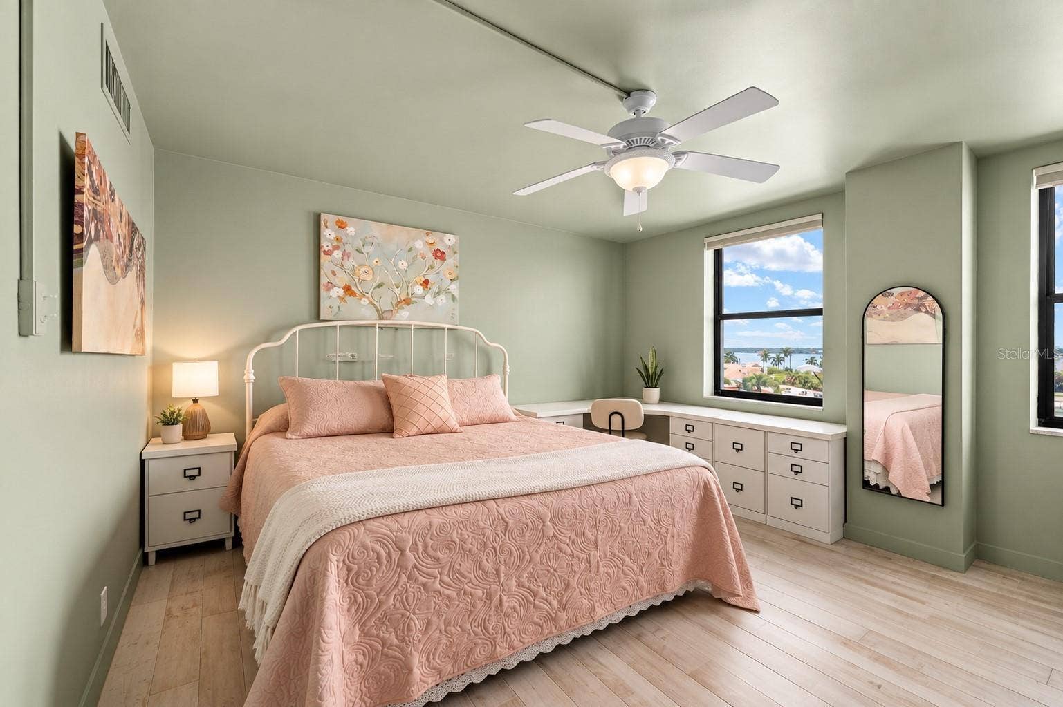 10355 PARADISE BOULEVARD, #512, Treasure Island, FL 33706