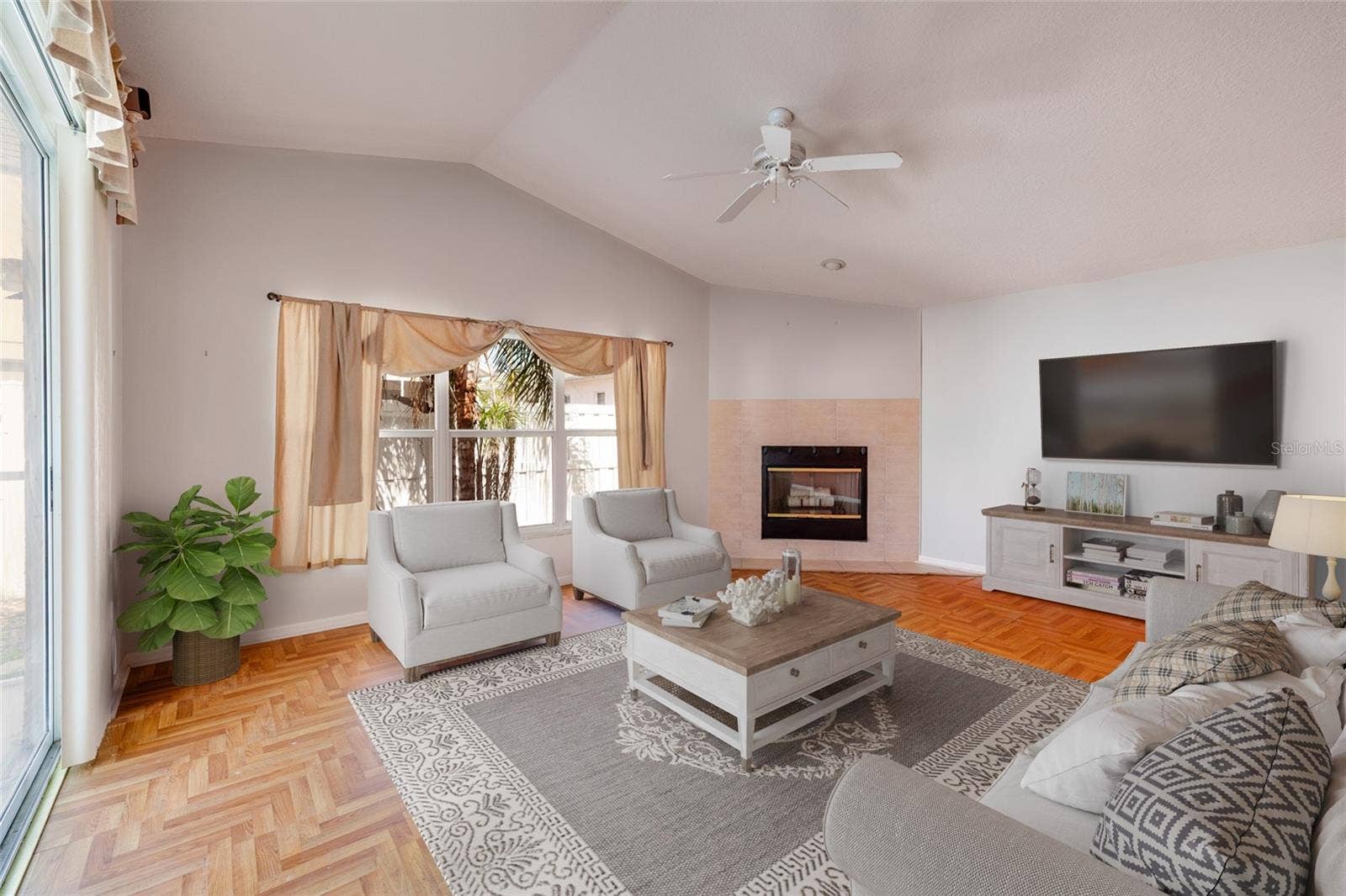 1805 WOOD BEND STREET, Tarpon Springs, FL 34689
