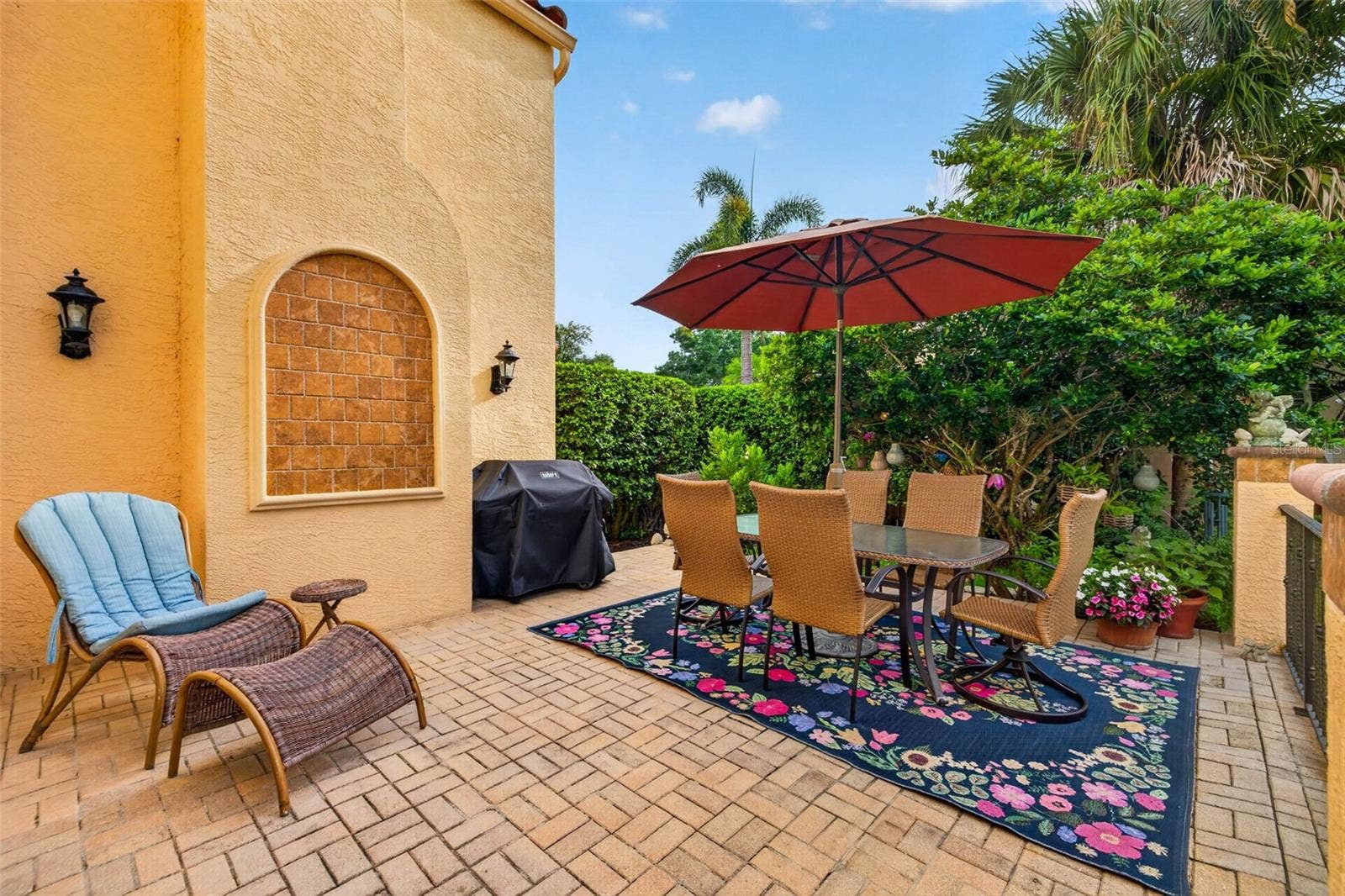 322 ROEBLING ROAD S, Belleair, FL 33756 Outdoor Dining Off Living Room