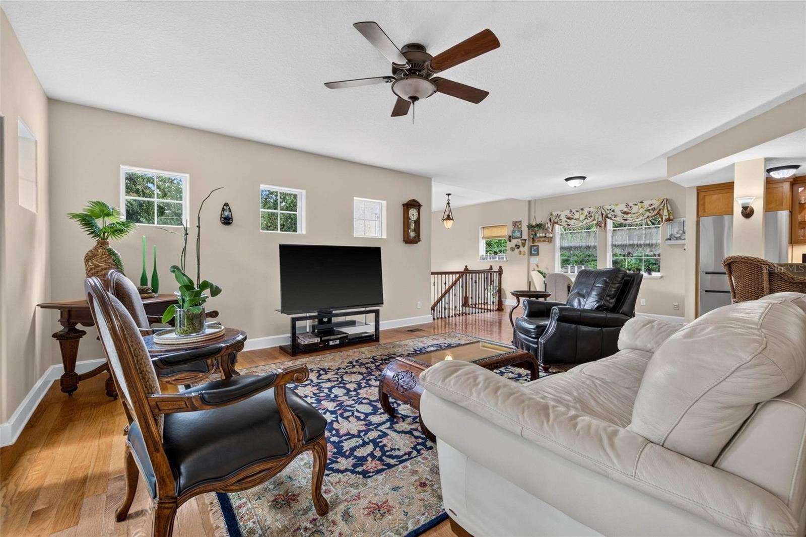 322 ROEBLING ROAD S, Belleair, FL 33756 Living Room
