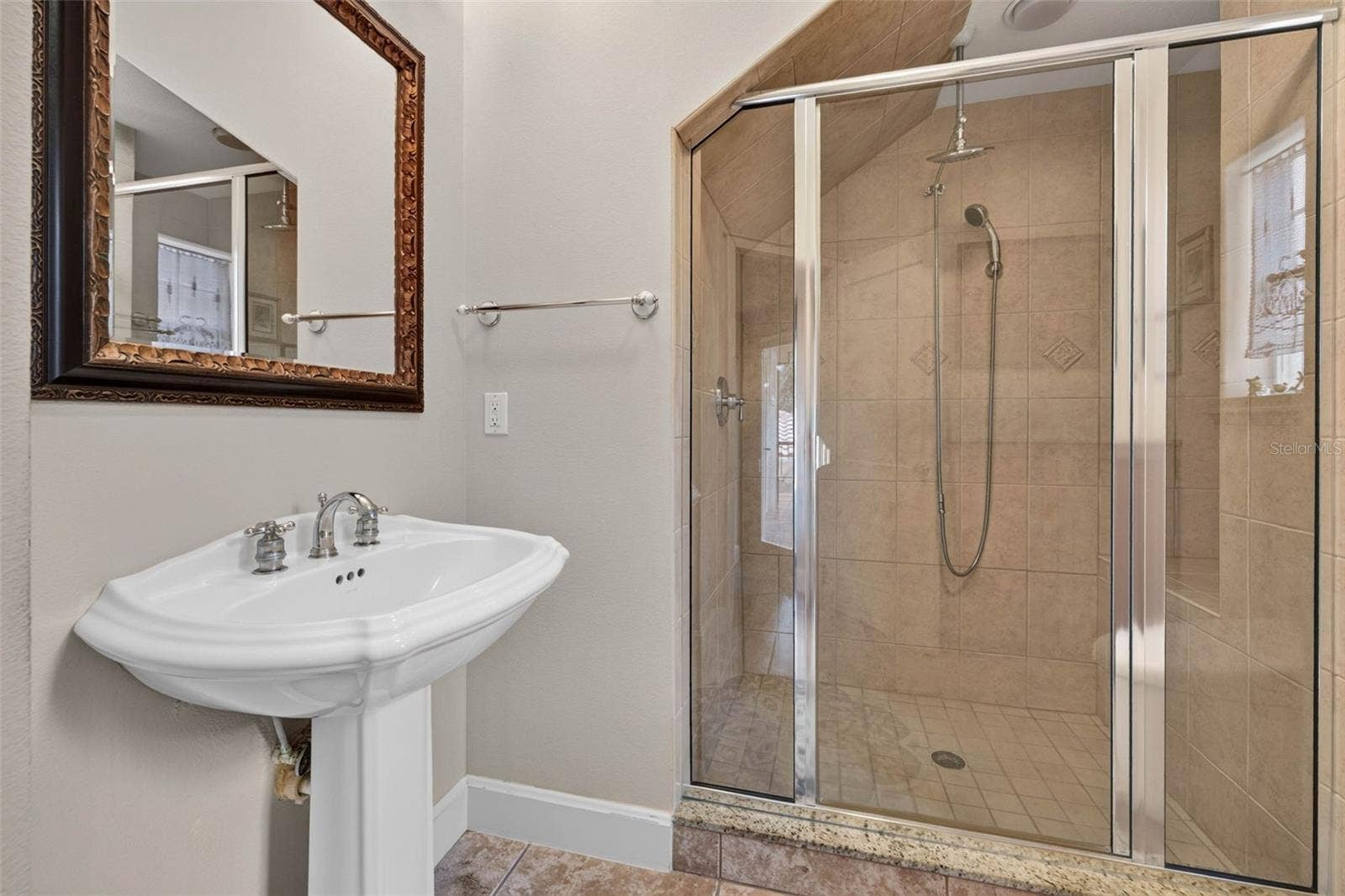 322 ROEBLING ROAD S, Belleair, FL 33756 1st Floor Full Bathroom
