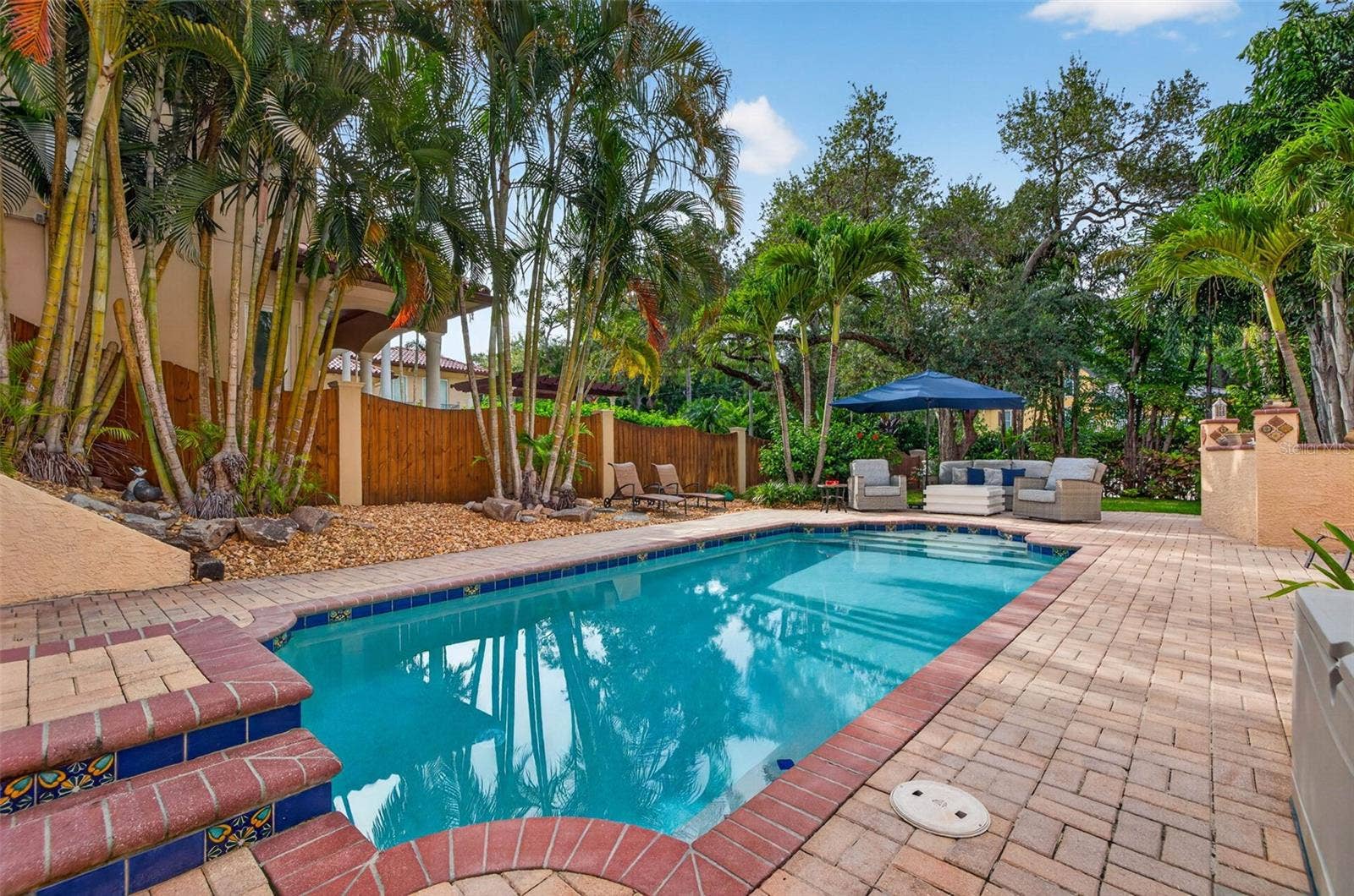 322 ROEBLING ROAD S, Belleair, FL 33756 Resort Like Pool Space