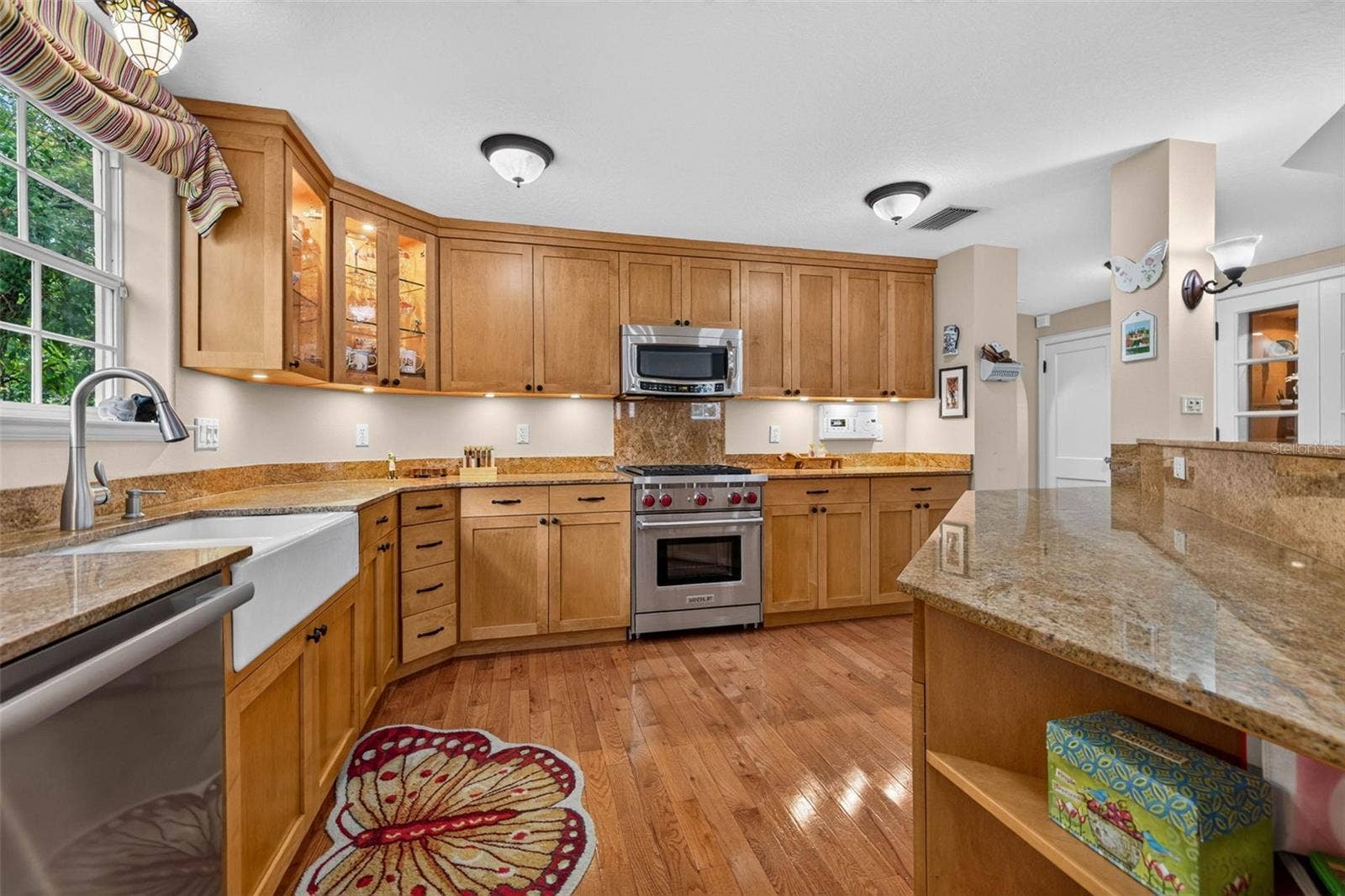322 ROEBLING ROAD S, Belleair, FL 33756 Spacious Kitchen