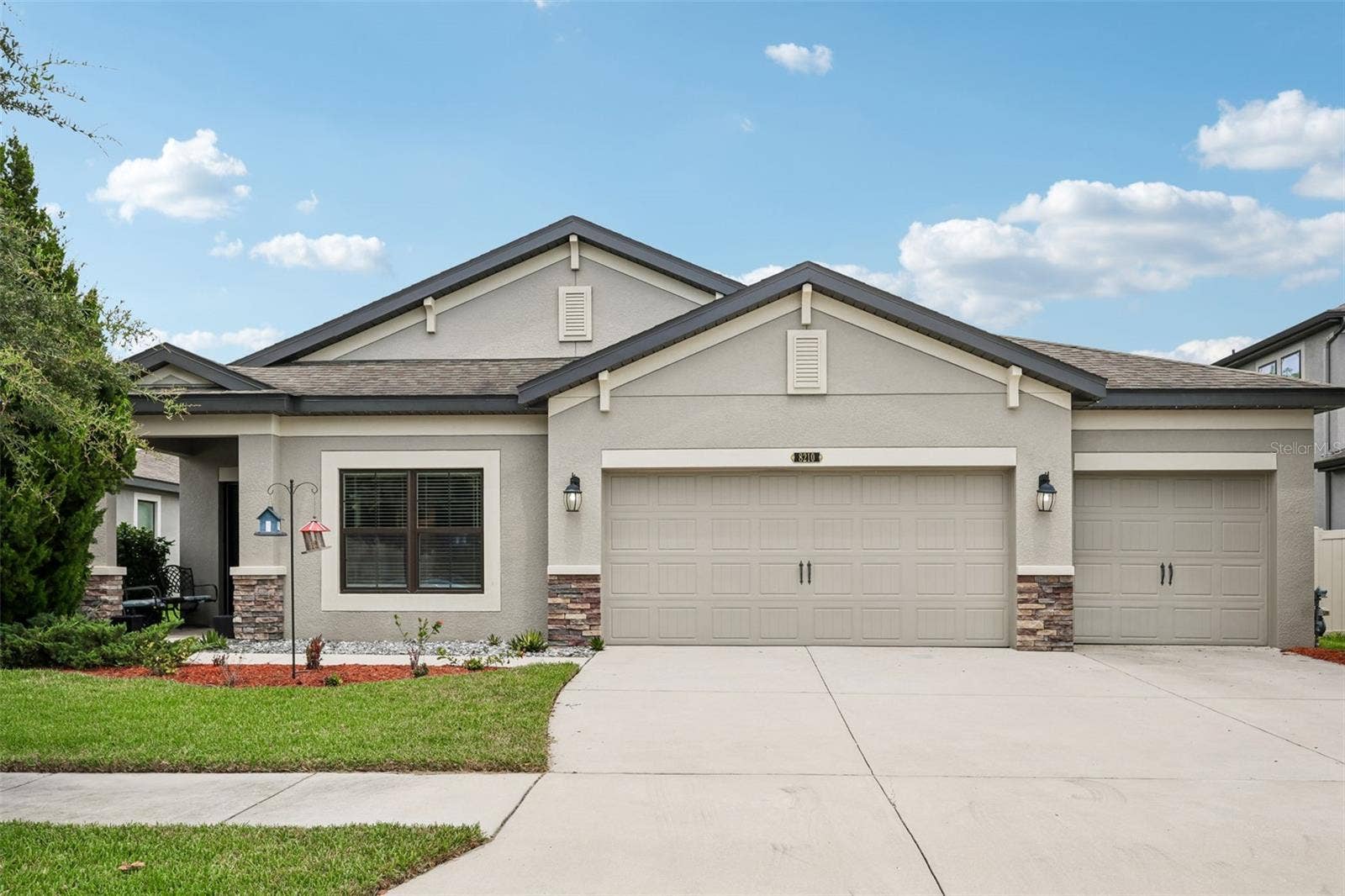 8210 MALLOW MIRROR LANE, Land O Lakes, FL 34637 8210 MALLOW MIRROR LANE, Land O Lakes, FL 34637