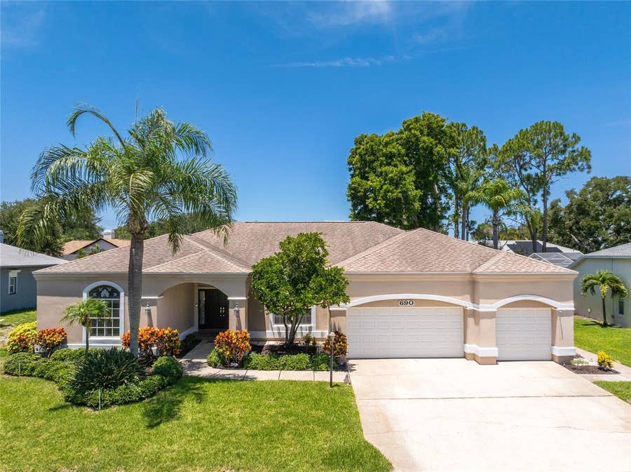 Property photo for 690 WEATHERSFIELD DRIVE, Dunedin, FL