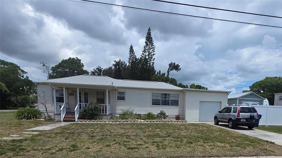 Property photo for 146 NE MADISON CIRCLE N, St Petersburg, FL