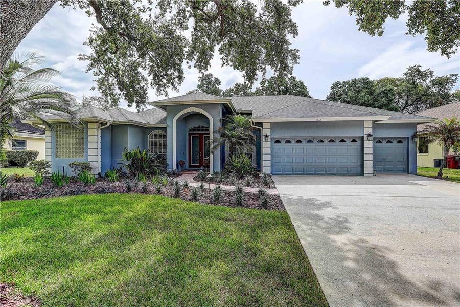 Property photo for 2812 CLUBHOUSE DRIVE, Plant City, FL