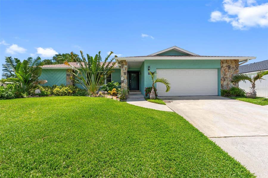 Property photo for 7992 BAYSHORE DRIVE, Seminole, FL