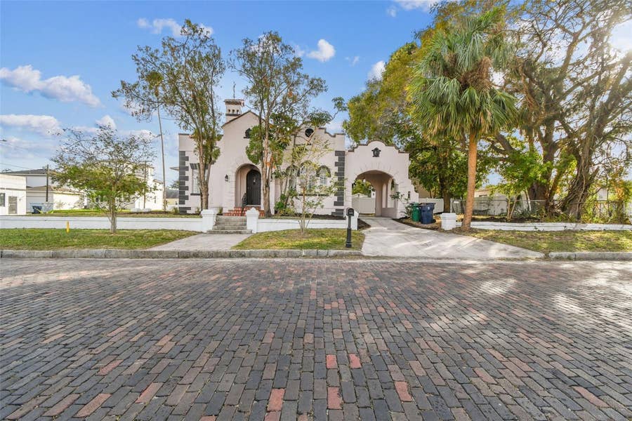 Property photo for 2102 W LA SALLE STREET, Tampa, FL
