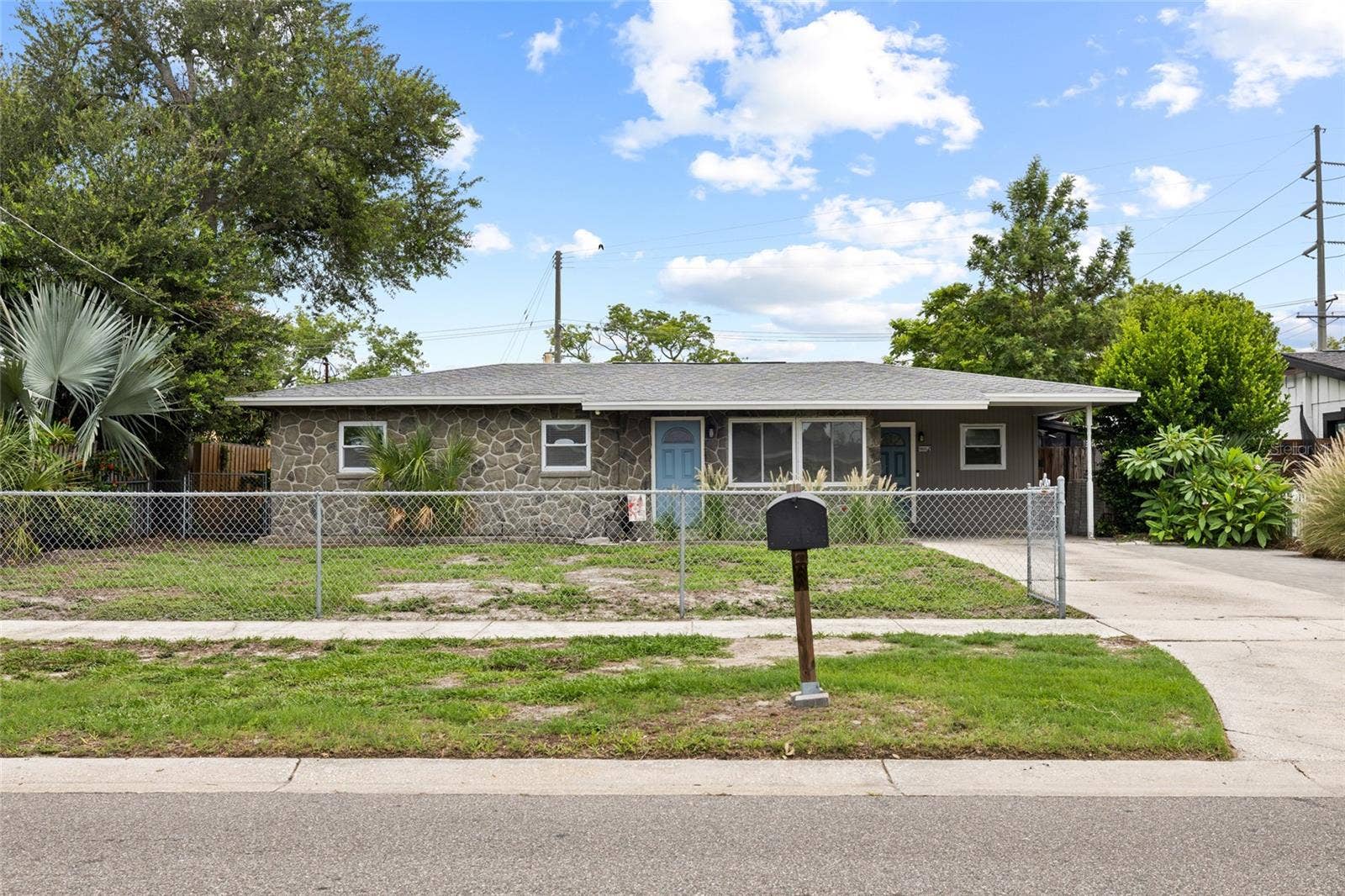 3603 W OKLAHOMA AVENUE, Tampa, FL 33611 65' x 93' gated lot