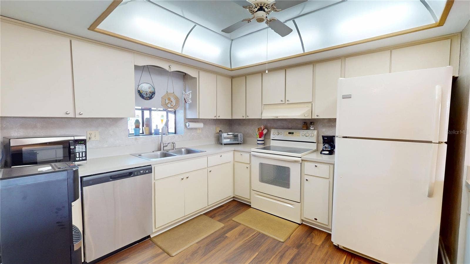 12485 2ND STREET E, #C103, Treasure Island, FL 33706 12485 2ND STREET E, #C103, Treasure Island, FL 33706