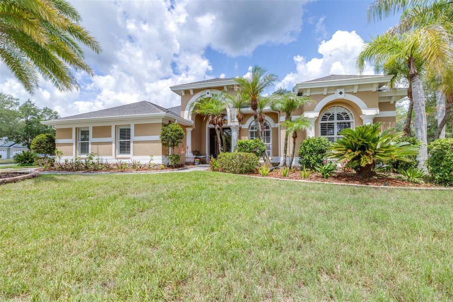 Property photo for 5018 ASHINGTON LANDING DRIVE, Tampa, FL