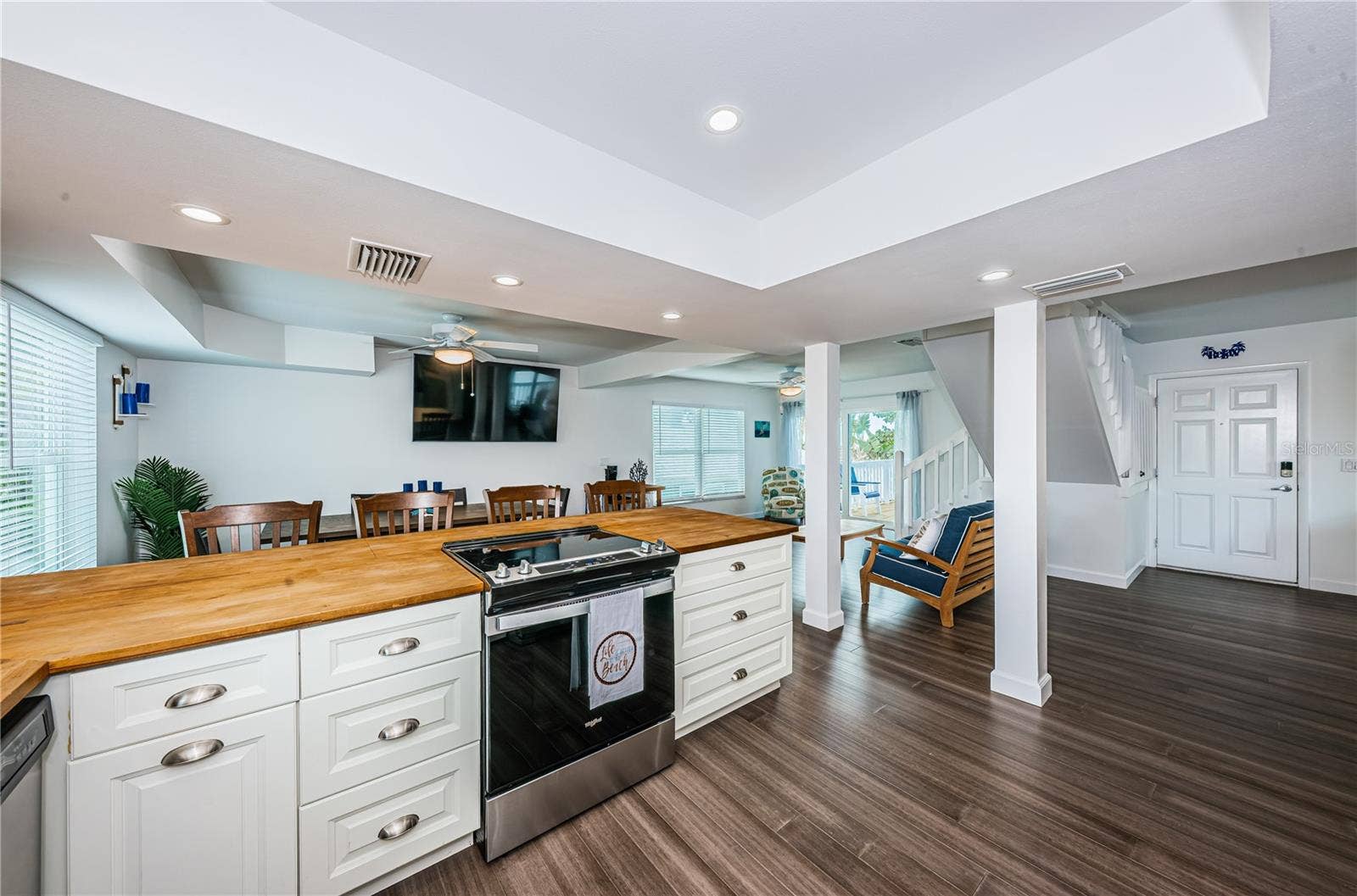 8432 W GULF BOULEVARD, #Jellyfish, Treasure Island, FL 33706 8432 W GULF BOULEVARD, #Jellyfish, Treasure Island, FL 33706