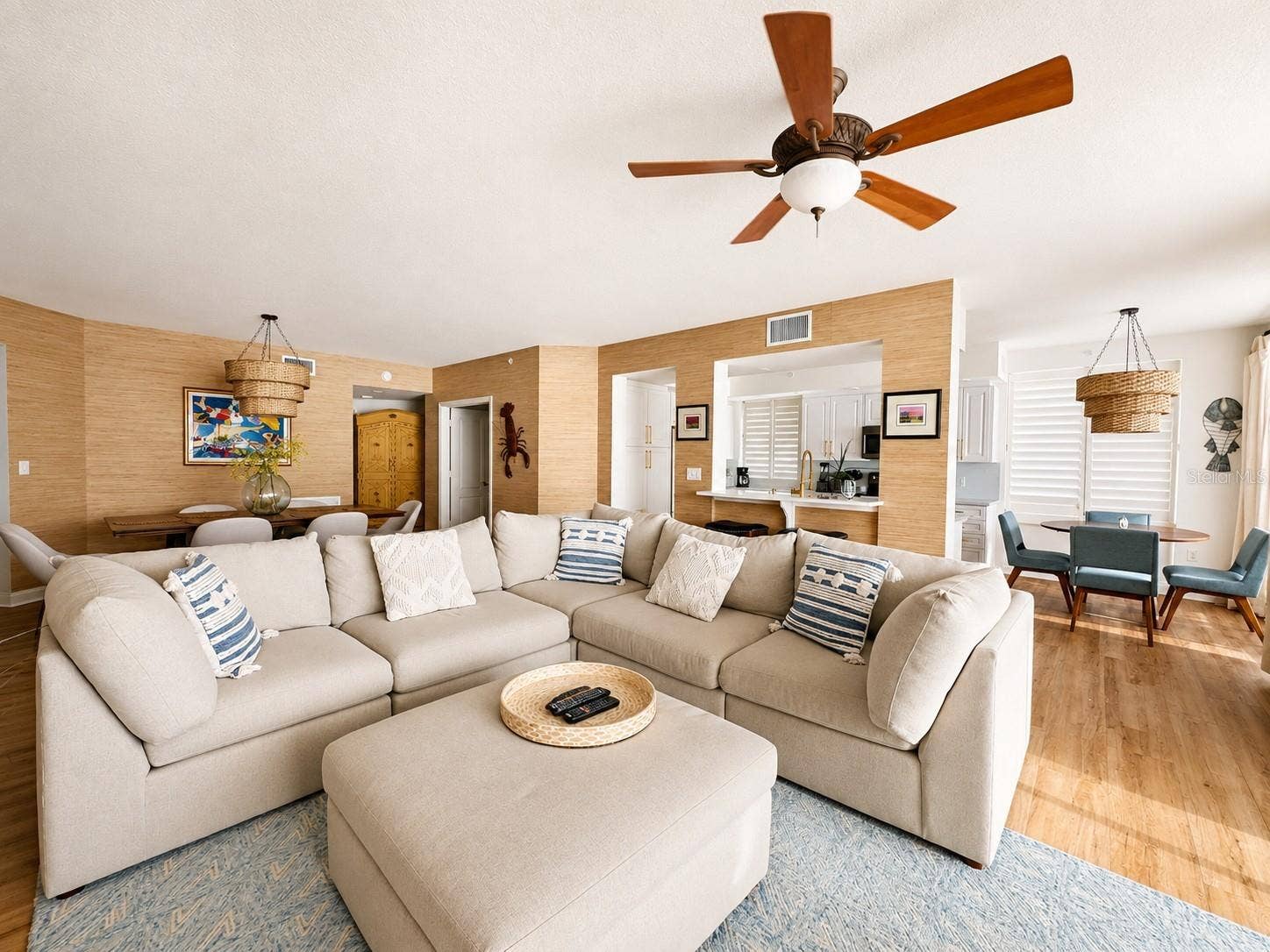 10 PAPAYA STREET, #901, Clearwater Beach, FL 33767