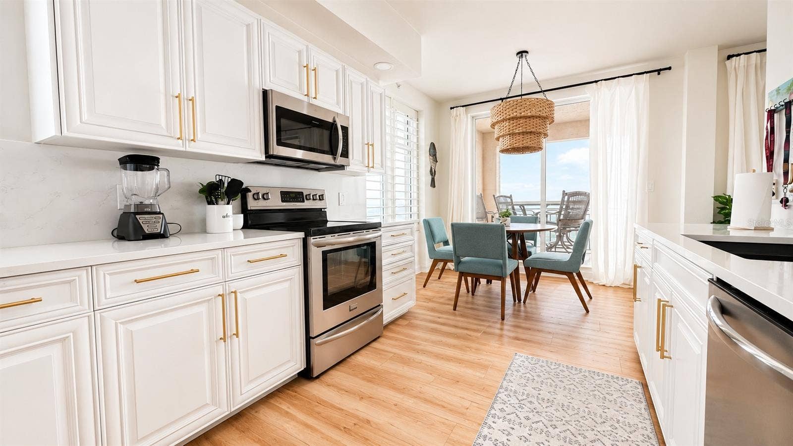 10 PAPAYA STREET, #901, Clearwater Beach, FL 33767