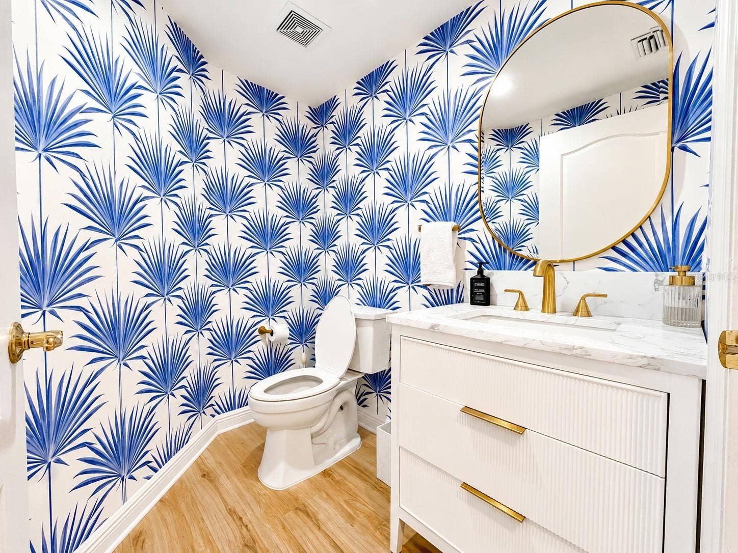 10 PAPAYA STREET, #901, Clearwater Beach, FL 33767