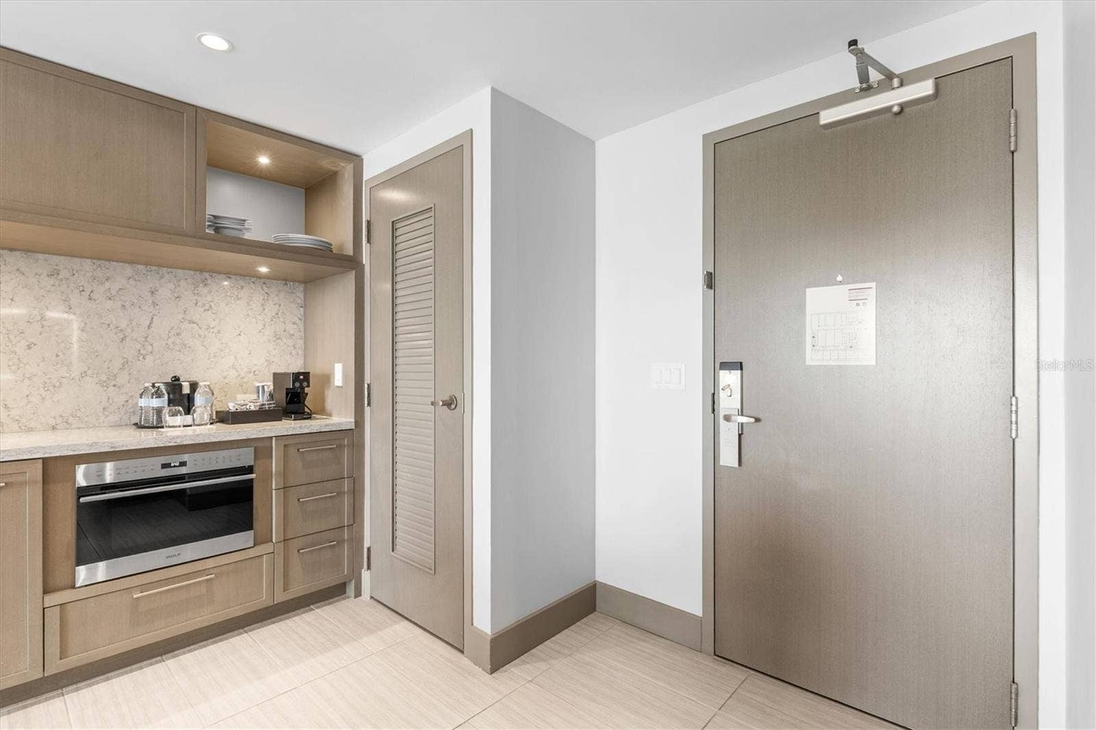 691 S GULFVIEW BOULEVARD, #815, Clearwater Beach, FL 33767 691 S GULFVIEW BOULEVARD, #815, Clearwater Beach, FL 33767