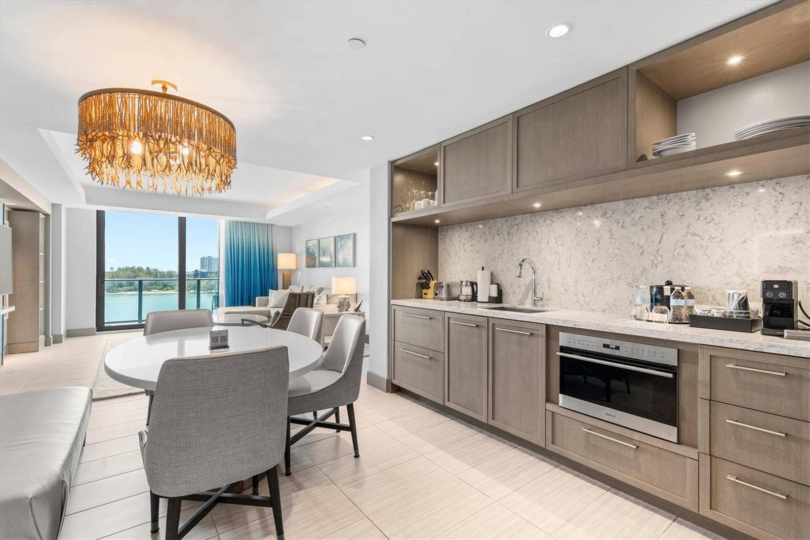 691 S GULFVIEW BOULEVARD, #815, Clearwater Beach, FL 33767 691 S GULFVIEW BOULEVARD, #815, Clearwater Beach, FL 33767
