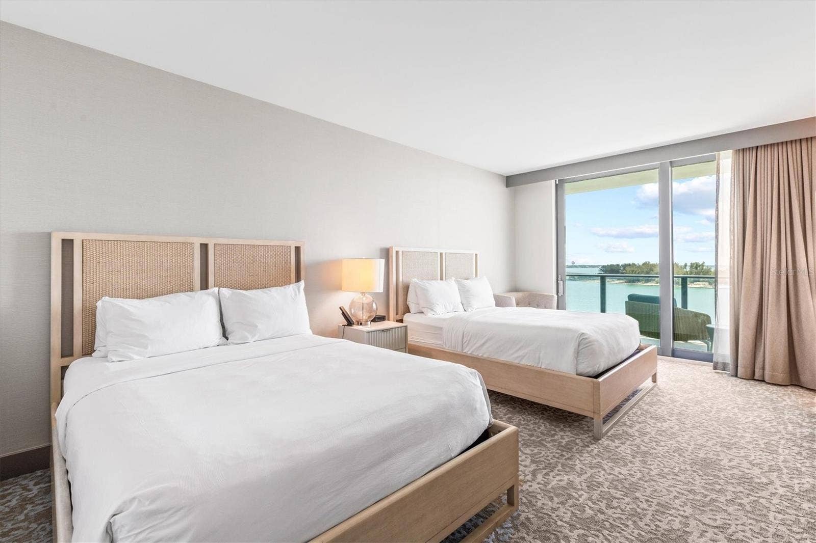 691 S GULFVIEW BOULEVARD, #815, Clearwater Beach, FL 33767 Guest suite with 2 queen beds