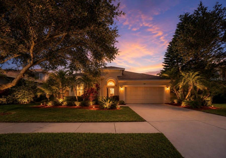 Property photo for 827 SEMINOLE SKY DRIVE, Ruskin, FL