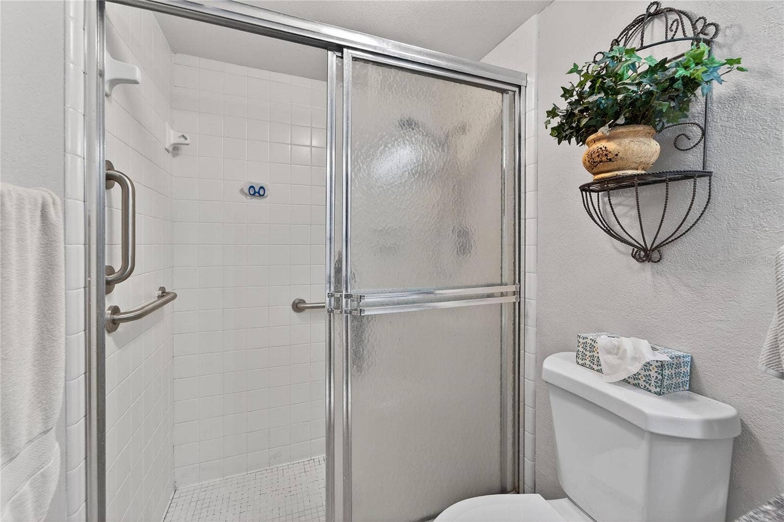 593 LAKESIDE DRIVE, #593, Bradenton, FL 34210 593 LAKESIDE DRIVE, #593, Bradenton, FL 34210