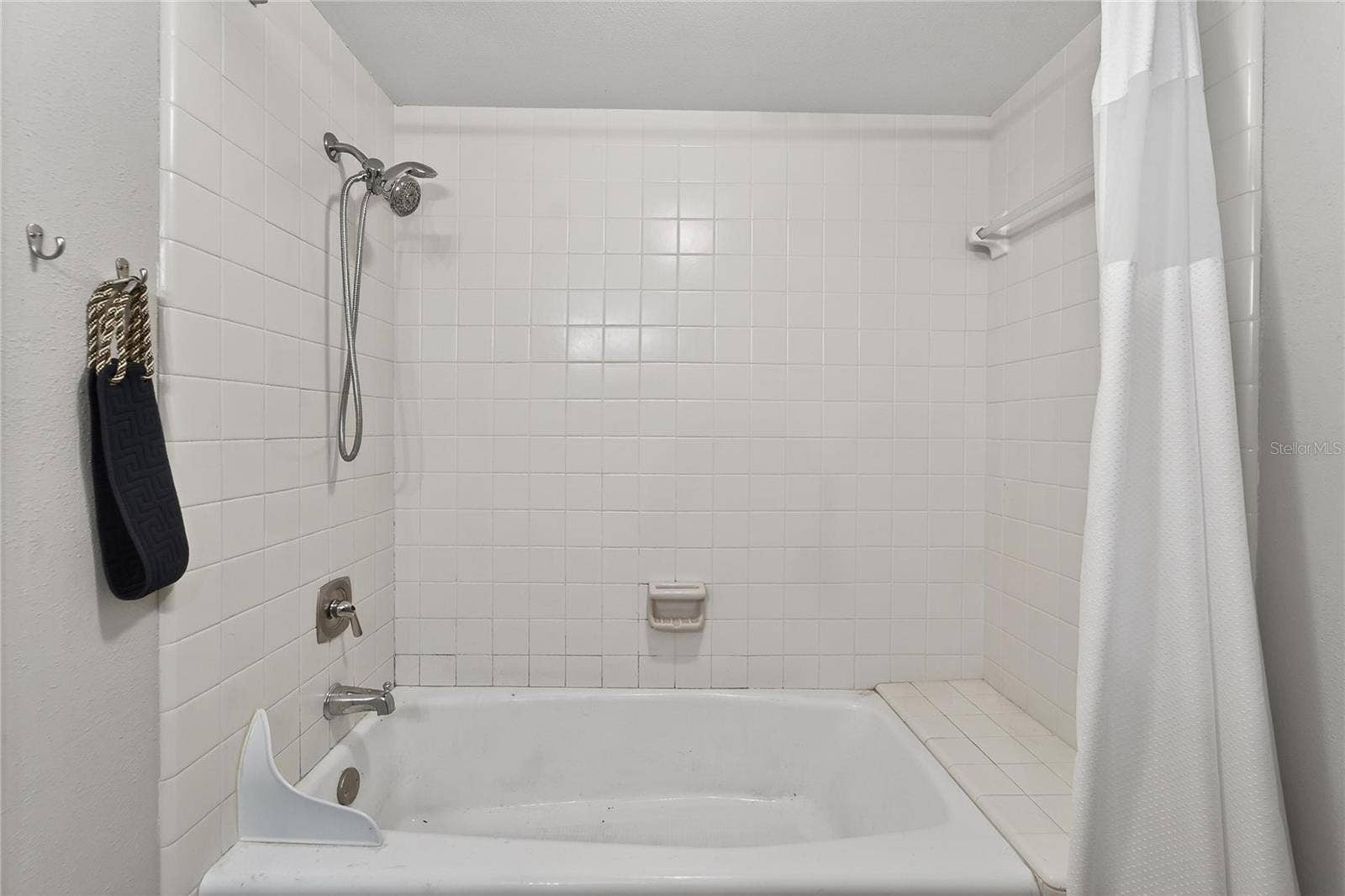 593 LAKESIDE DRIVE, #593, Bradenton, FL 34210 593 LAKESIDE DRIVE, #593, Bradenton, FL 34210