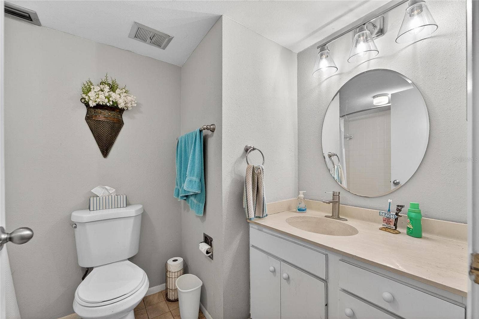 593 LAKESIDE DRIVE, #593, Bradenton, FL 34210 593 LAKESIDE DRIVE, #593, Bradenton, FL 34210