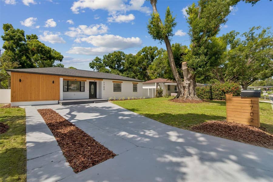 Property photo for 1702 W JOHNSTON AVENUE, Tampa, FL