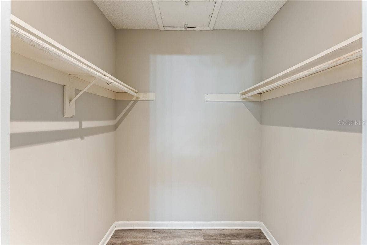 6332 NEWTOWN CIRCLE, #32B5, Tampa, FL 33615 6332 NEWTOWN CIRCLE, #32B5, Tampa, FL 33615