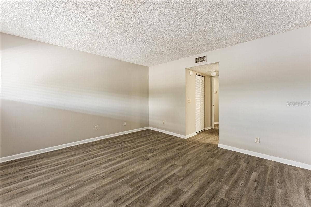 6332 NEWTOWN CIRCLE, #32B5, Tampa, FL 33615 6332 NEWTOWN CIRCLE, #32B5, Tampa, FL 33615