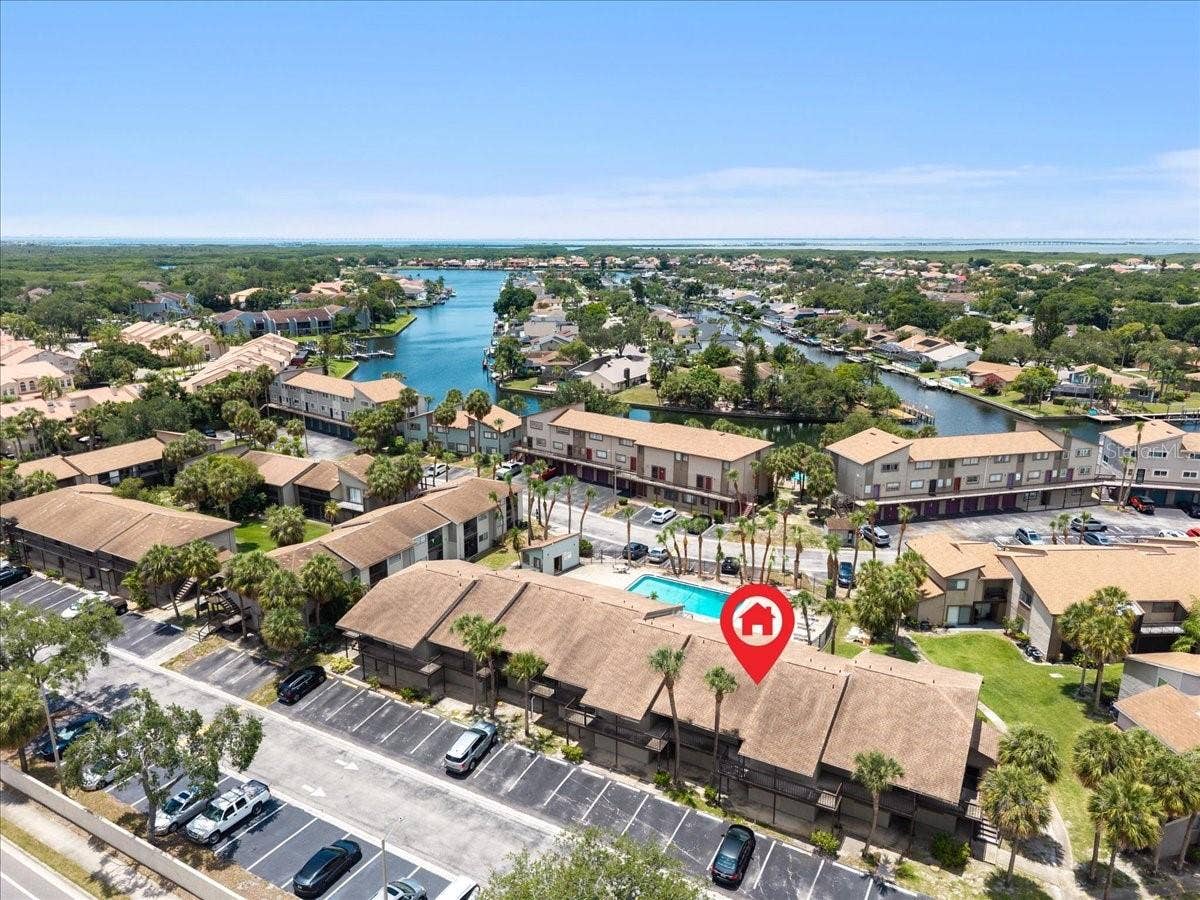 6332 NEWTOWN CIRCLE, #32B5, Tampa, FL 33615 6332 NEWTOWN CIRCLE, #32B5, Tampa, FL 33615