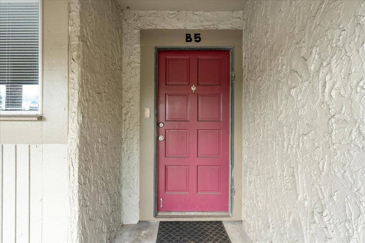 6332 NEWTOWN CIRCLE, #32B5, Tampa, FL 33615 6332 NEWTOWN CIRCLE, #32B5, Tampa, FL 33615