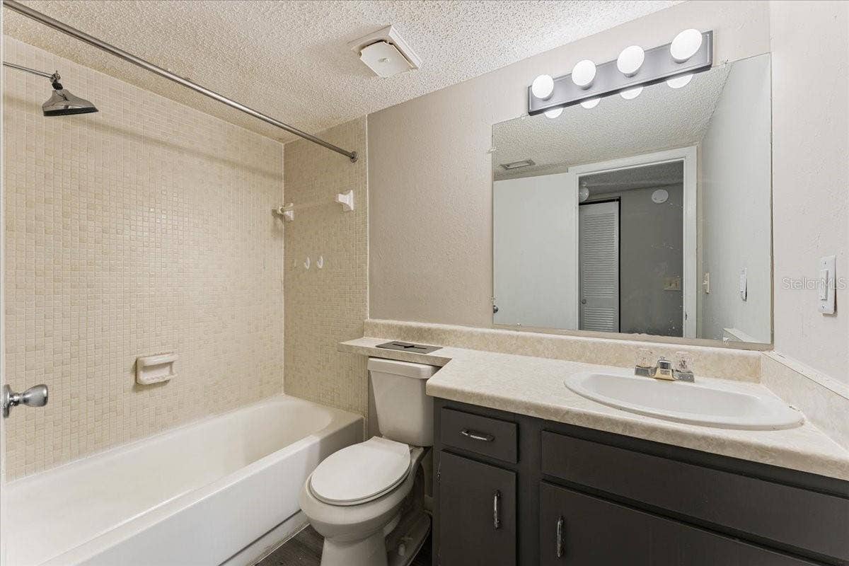 6332 NEWTOWN CIRCLE, #32B5, Tampa, FL 33615 6332 NEWTOWN CIRCLE, #32B5, Tampa, FL 33615