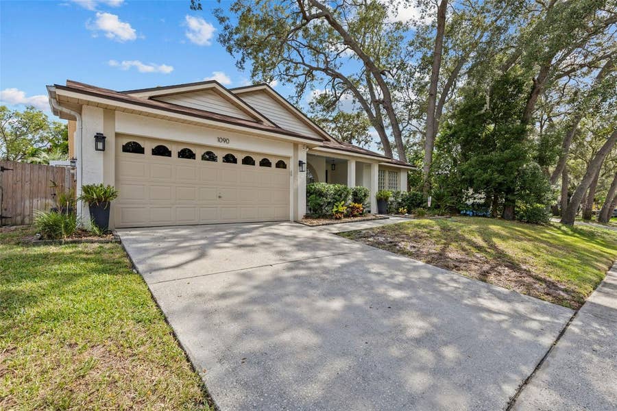 Property photo for 1090 ROLLING OAKS AVENUE, Tarpon Springs, FL