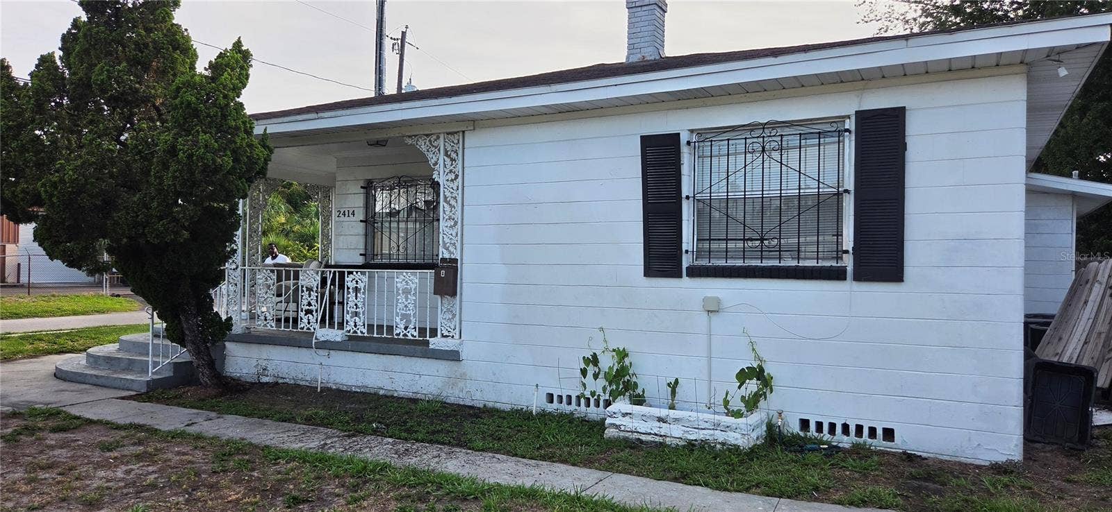 2414 E 8TH AVENUE, Tampa, FL 33605 2414 E 8TH AVENUE, Tampa, FL 33605