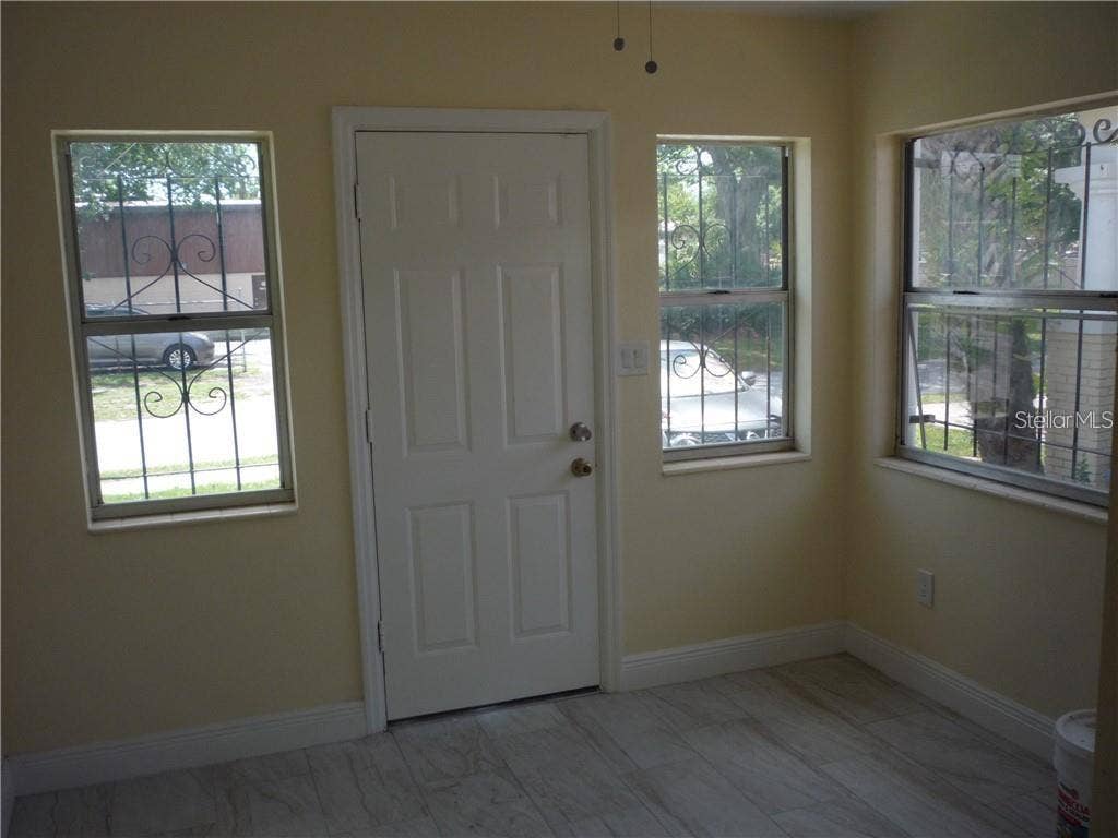 2414 E 8TH AVENUE, Tampa, FL 33605 Bed