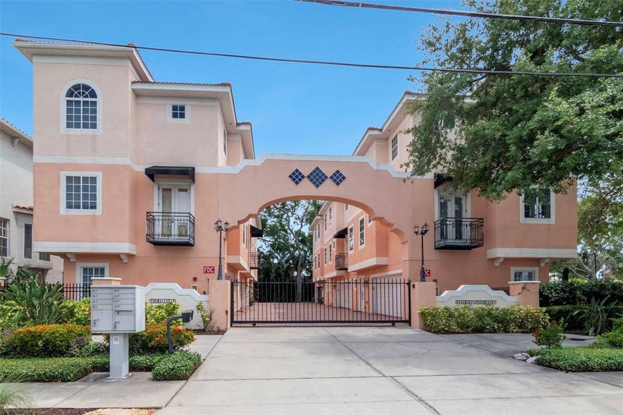 Property photo for 3025 W GROVEWOOD COURT, #3, Tampa, FL