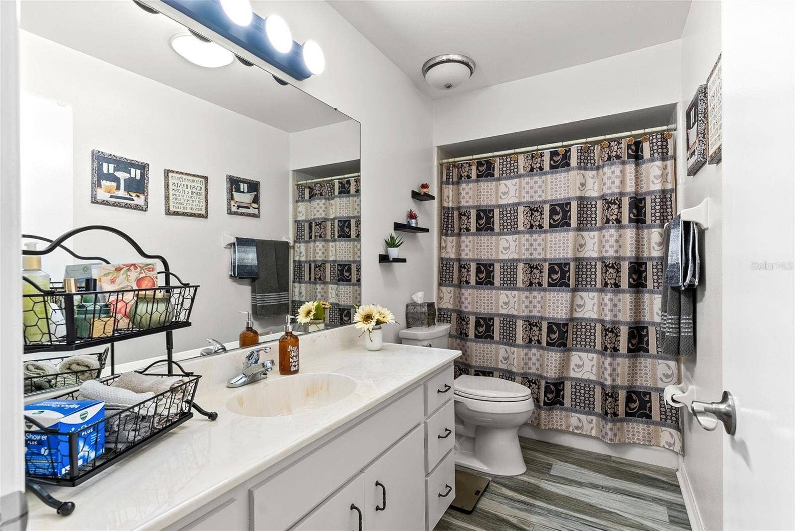 1816 GRANVILLE LANE, Sun City Center, FL 33573 Secondary Bathroom