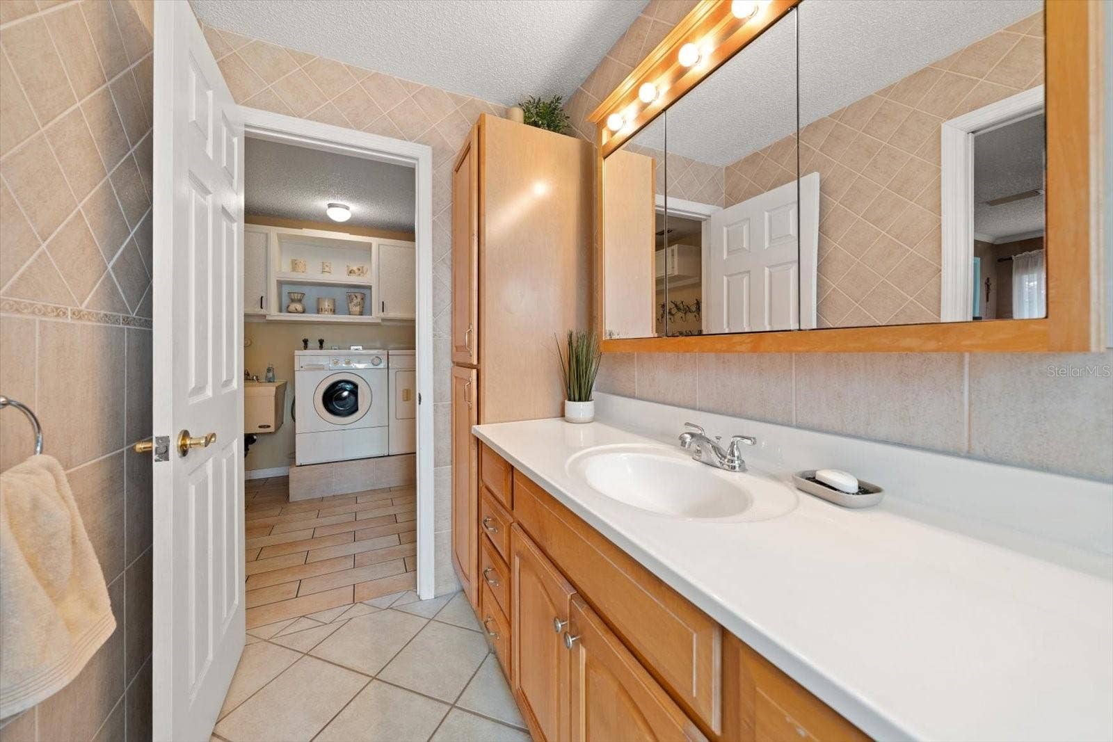 2211 PORTSIDE PASSAGE, Palm Harbor, FL 34685 2211 PORTSIDE PASSAGE, Palm Harbor, FL 34685