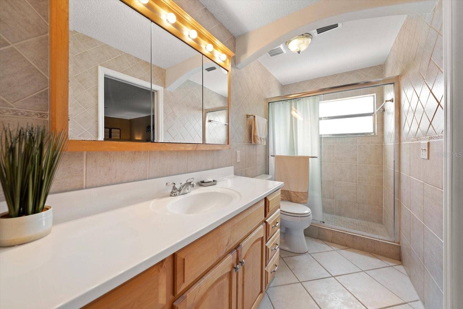 2211 PORTSIDE PASSAGE, Palm Harbor, FL 34685 2211 PORTSIDE PASSAGE, Palm Harbor, FL 34685